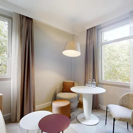 Radisson Blu Otel 4*