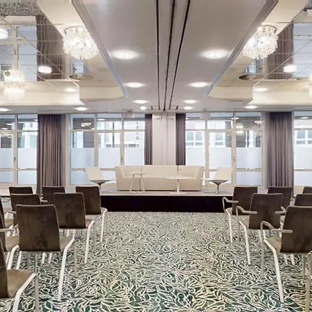 Otel Radisson Blu 4*
